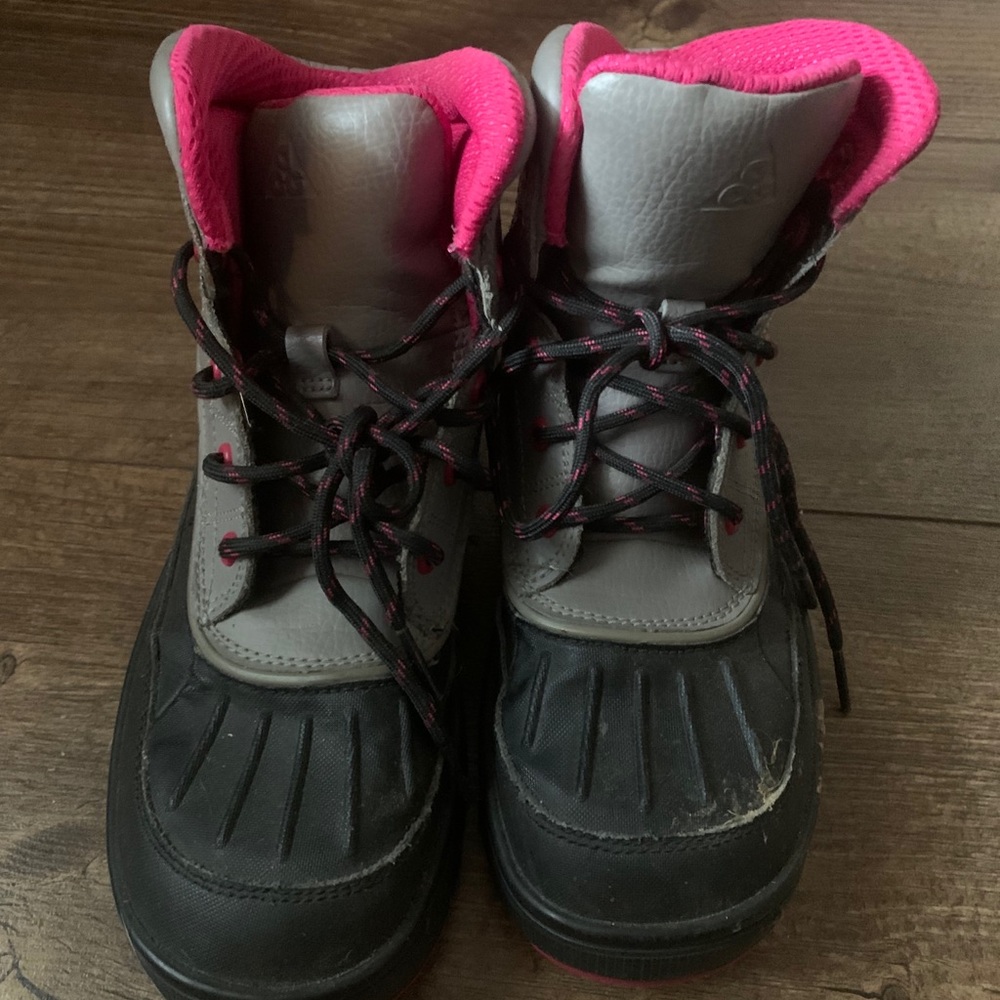 Nike Boots youth size 3.